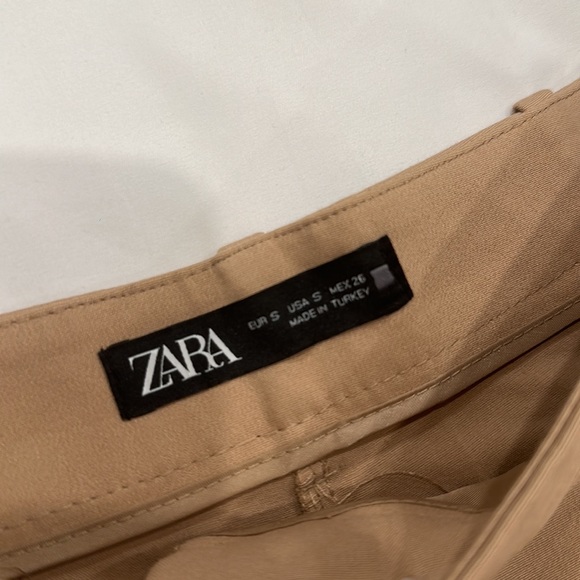 Zara Button Short - Picture 4 of 5